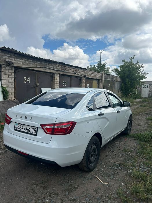 Продам Весту в хорошем состоянии