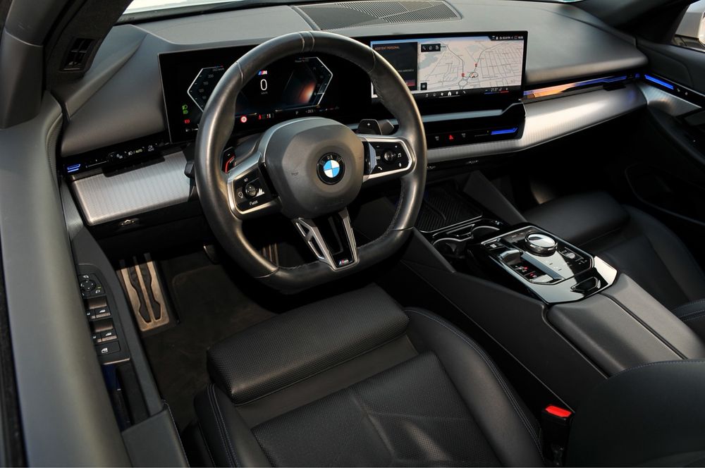 BMW 520i 2024 208cp G60 M-Packet/Laser/DriverAsist+/360"/Hi-Fi Garantie 01/2027 / 0 daune !