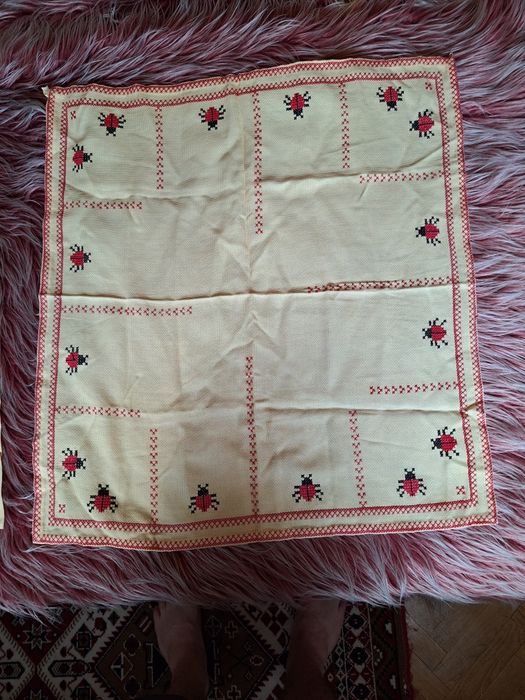 Текстилни карета и покривки.