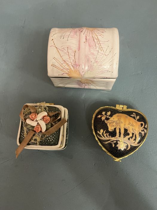 Комплект от две малки кутийки за бижута