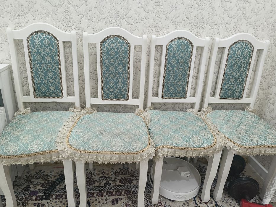 Продам стол и стулья