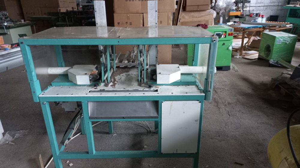 Машина за скосяваненан и окрайчване на точен размер за рамки на пчелар