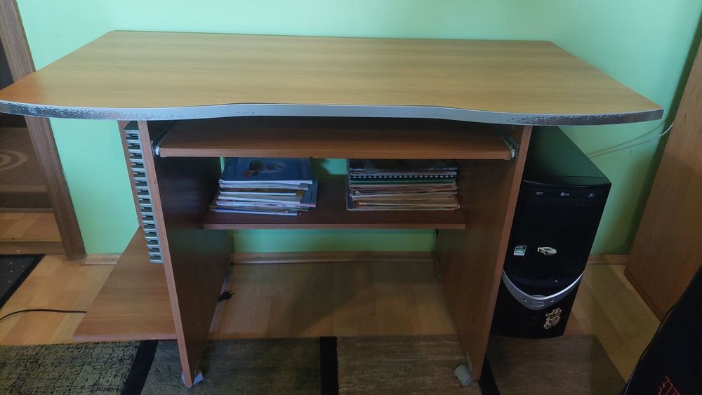 Masa de birou pt calculator