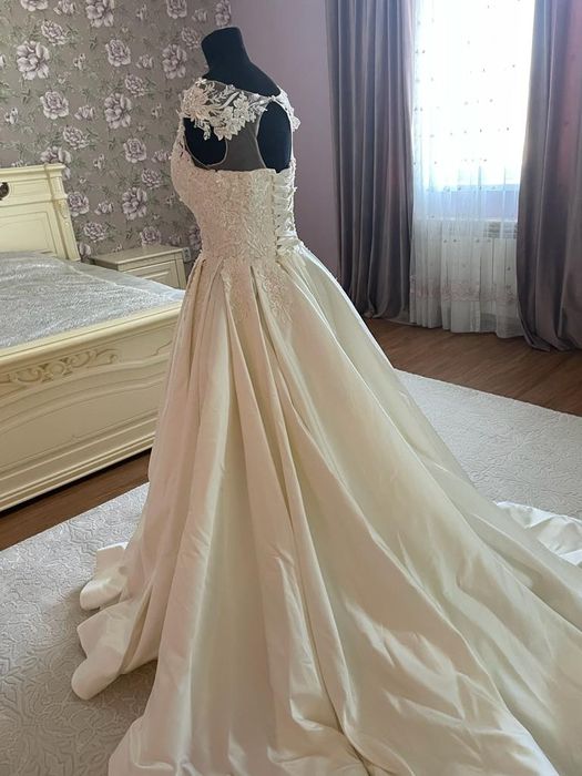 Продам свадебное платье