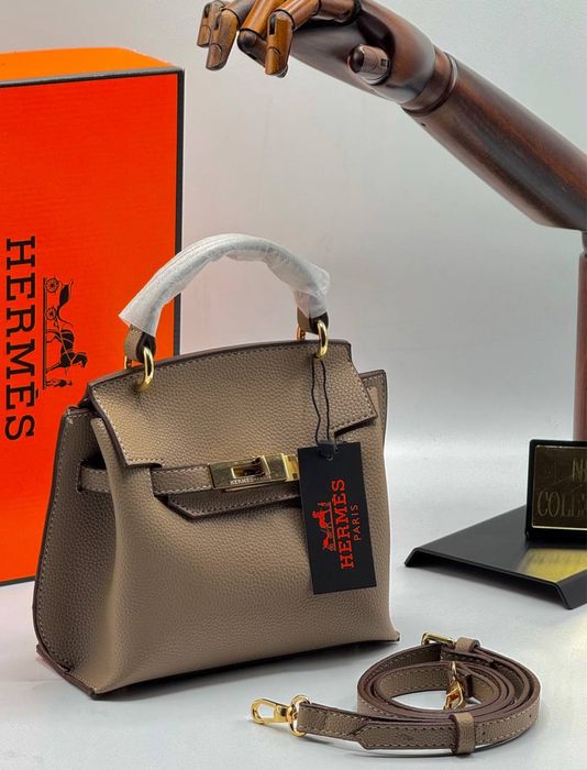 Geanta Hermes noua !!! Dimensiuni 22/18 !!!