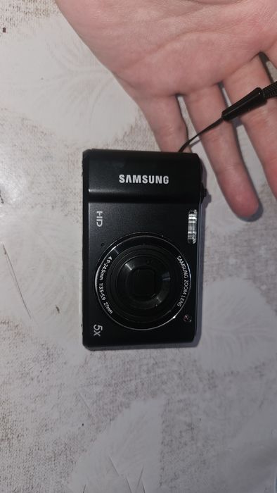 Цифровая камера Samsung (мыльница)