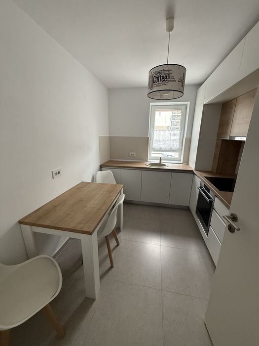 Închiriez apartament cu 2 camere în complexul Kasper, Brașov.