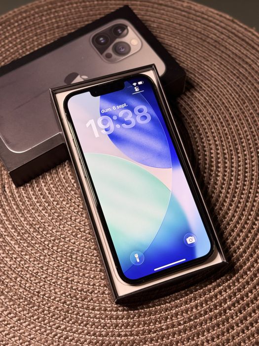 iPhone 13 Pro Graphite stare excelenta 89% la cutie + 2 huse