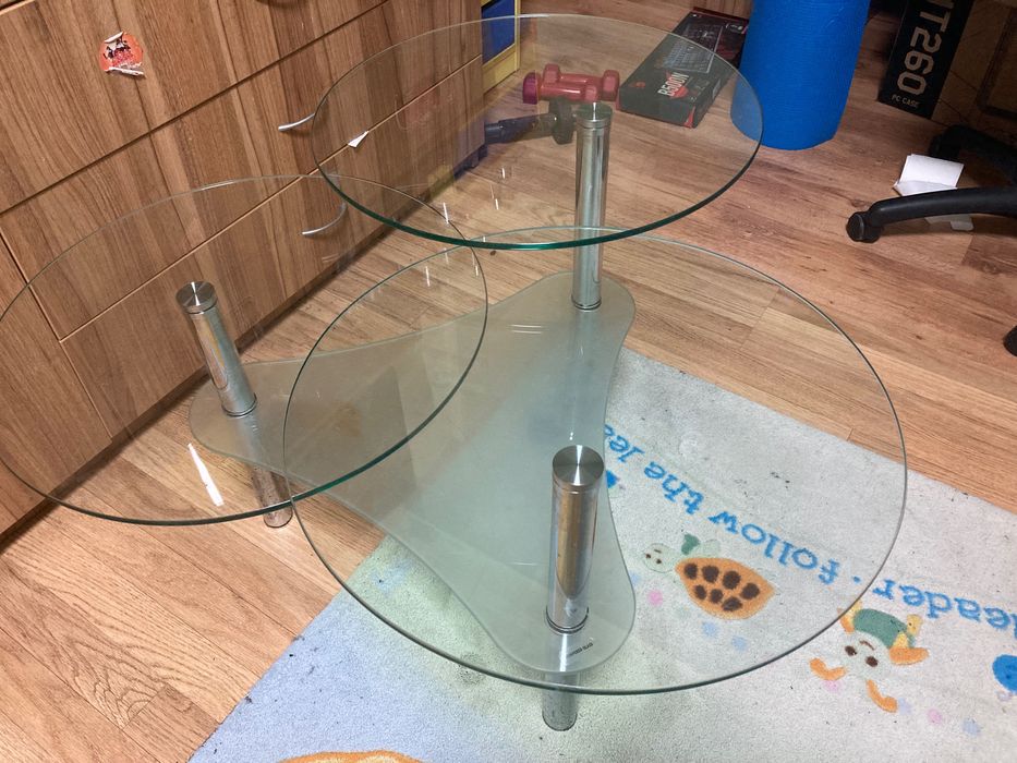 Холна стъклена маса три кръга