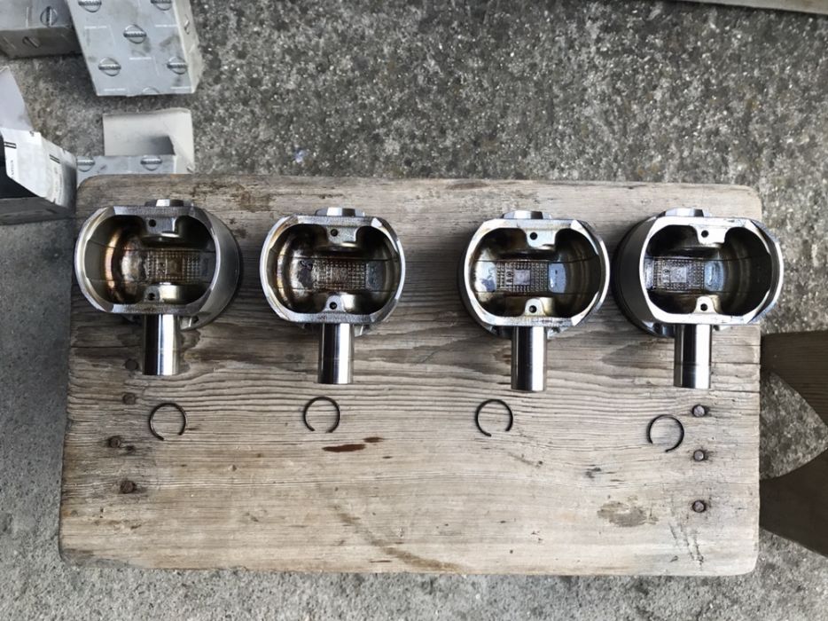 Бутала и верига-Нисан Алмера