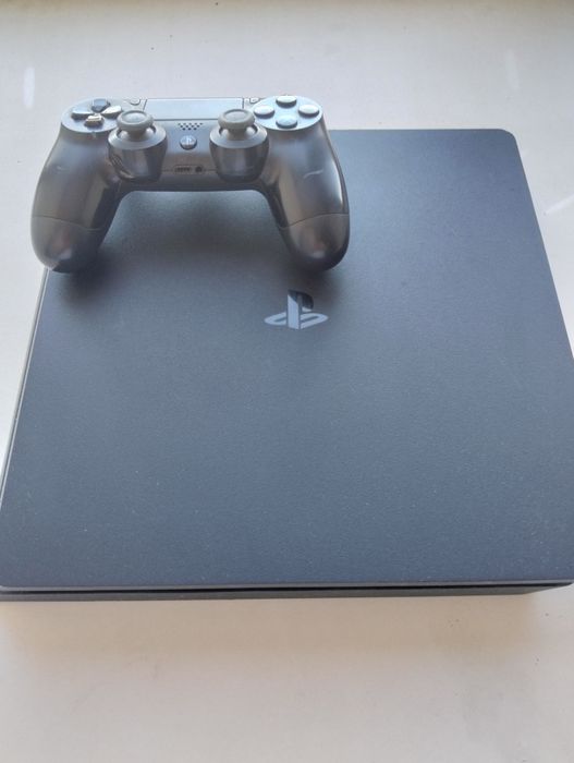 Playstation 4 +1 джойстик +игры (в подарок)