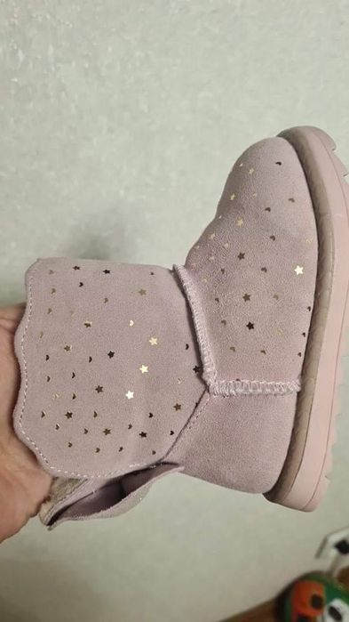 Продам новые угги