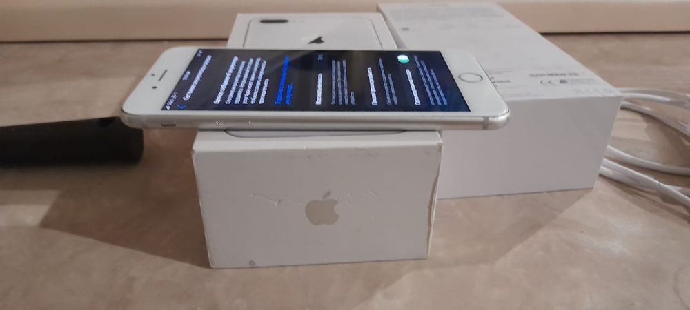 Продам или обменяю айфон 8+