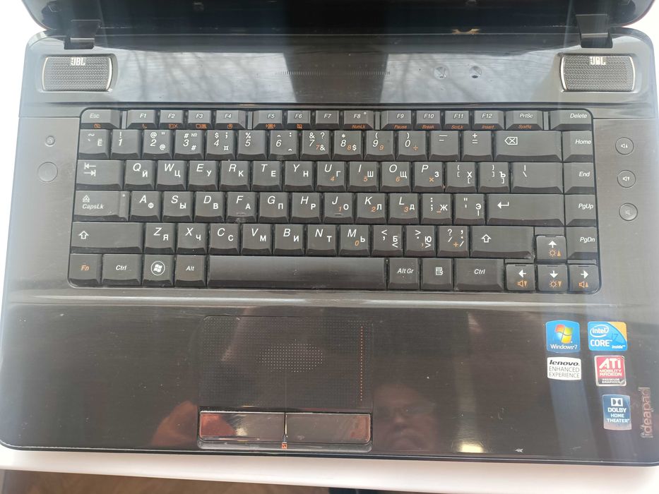 Ноутбук Lenovo IdeaPad Y560