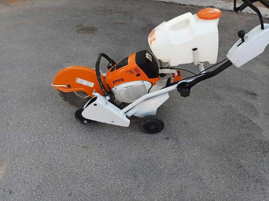 Stihl TS 800 - ръчен бензинов фугорез със количка