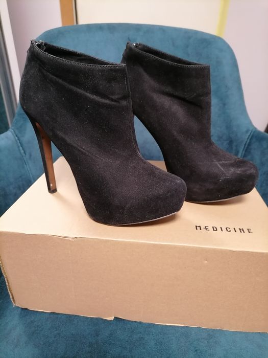 Боти с висок ток