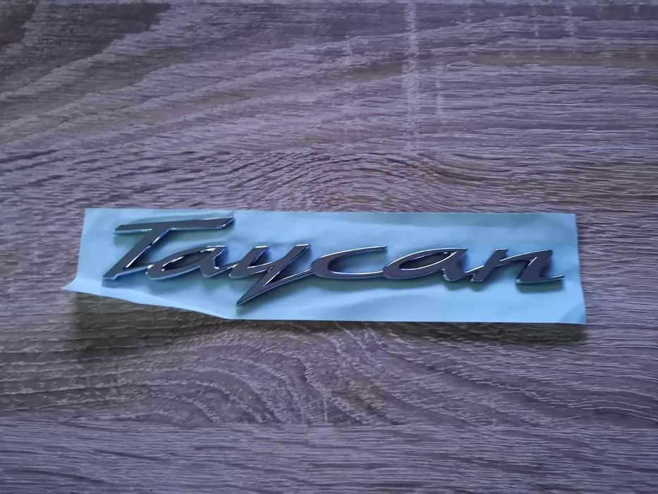 Порше Porsche Taycan надпис емблема