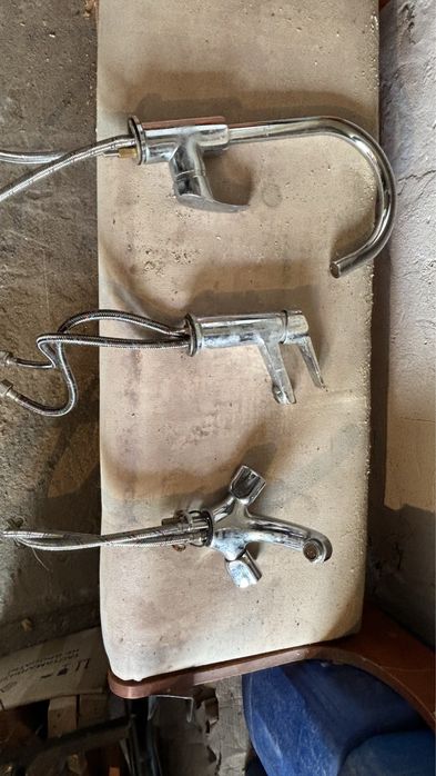 Смиситель кухни, ванный и для раковиный