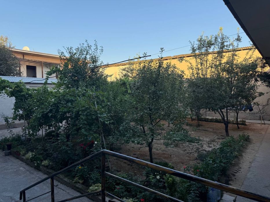 Уй сотилади (назарбек харакат) 8 сотих