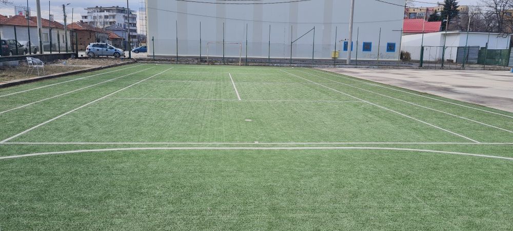 Настилка за Футболно игрище/тенис корт (изкуствена трева)