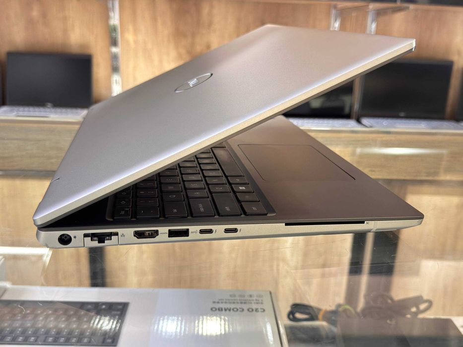 DELL Precision 7670 Core i5-12600HX RAM 64Gb DDR5 SSD 512