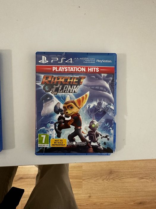 PS4 1 TB 2 джойстика