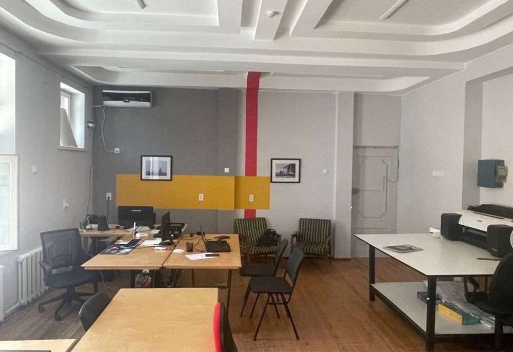 Аренда под офис 72м2 Лабзак! 3 комната Вдоль Дороги! Без Мебель 1000$