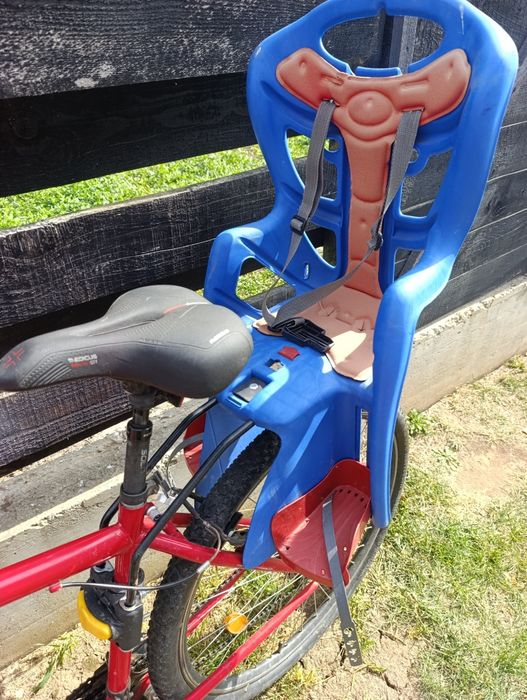 Vând scaun copil pentru plimbare cu bicicleta