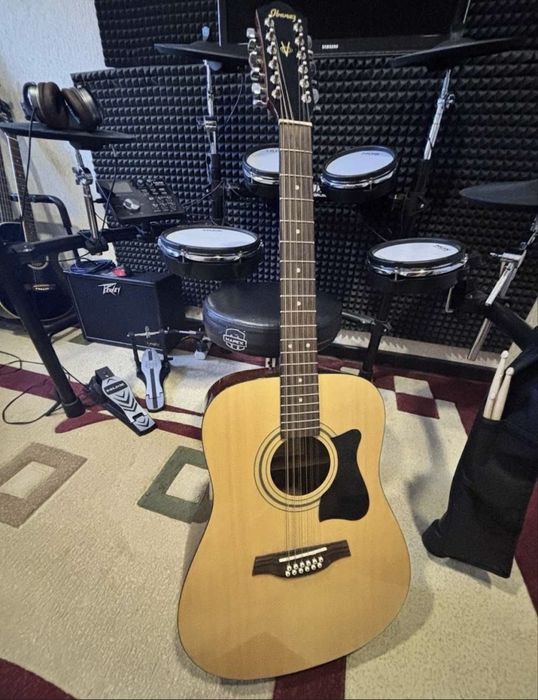 Продам 12 струнную гитару IBANEZ