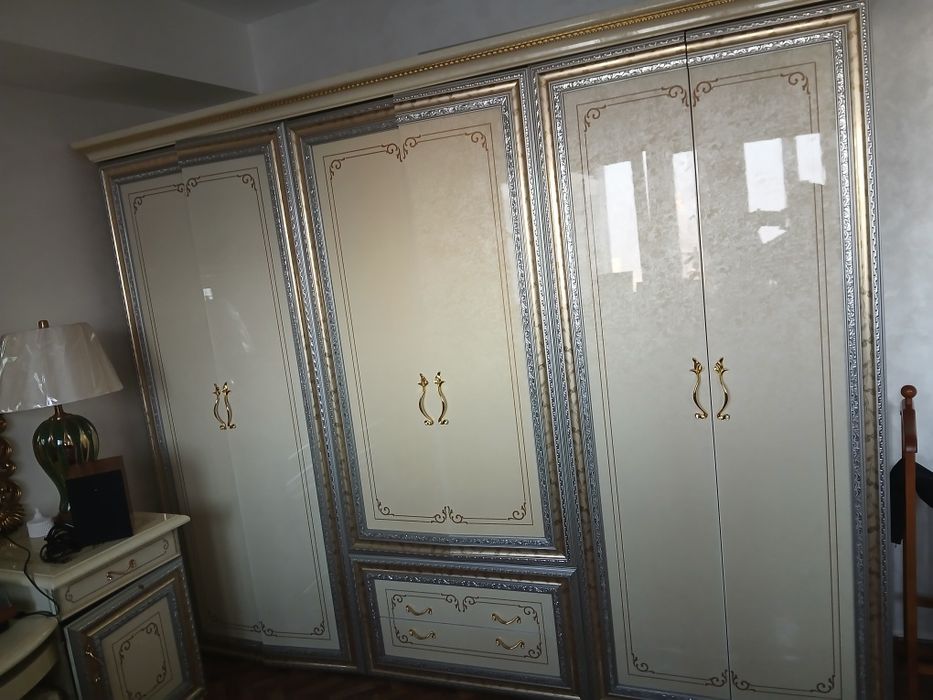 Спальный гарнитур