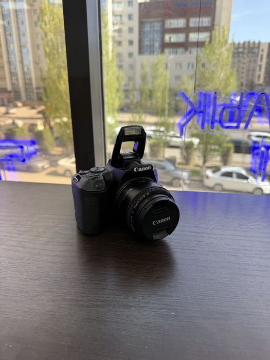 Фотоаппарат Canon EOS 250 D