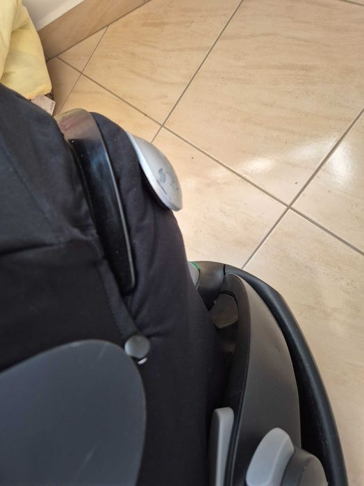 Cybex cloud Q  ,столче за кола с база