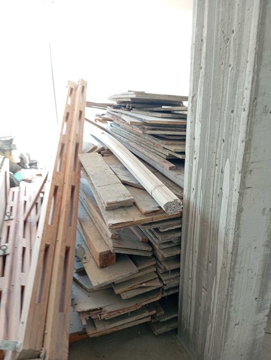 Намалена цена!!! Дървени греди и шперплат за кофраж