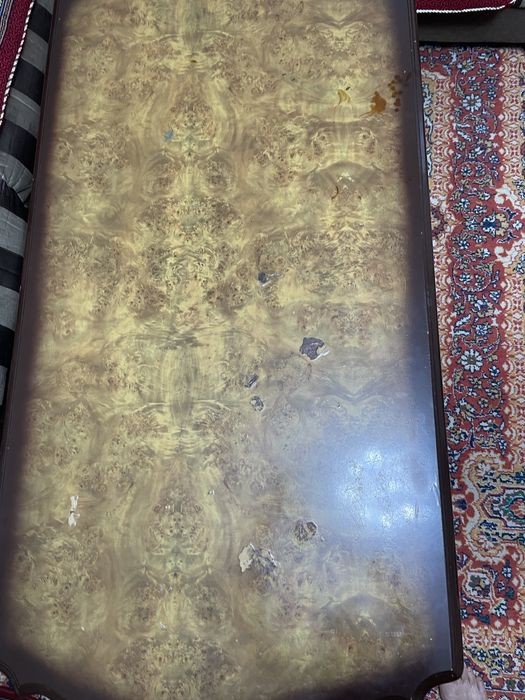 Журнальный стол из дерева