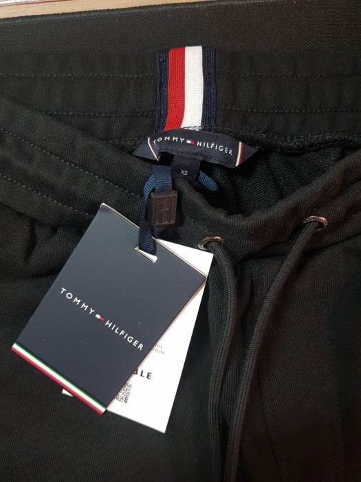 vand pantaloni tommy hilfiger negrii
