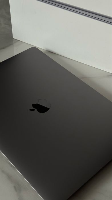 MacBook Air 13″  М1, 16 GB RAM / 256 GB SSD