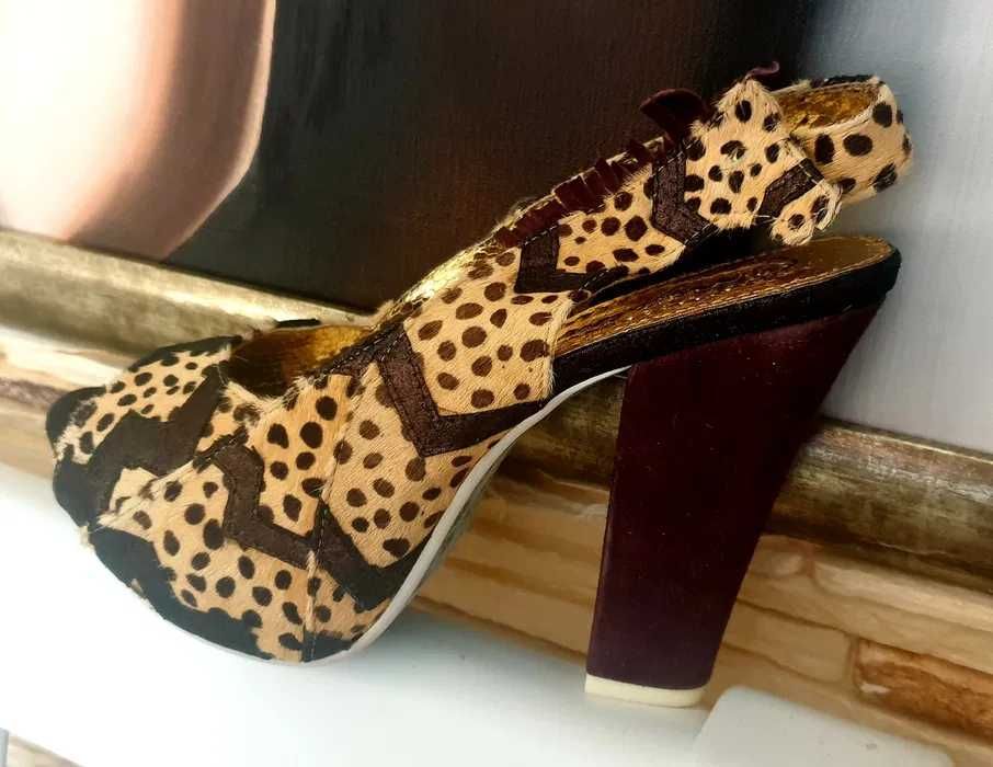 Сандали Irregular Choice тигрови
