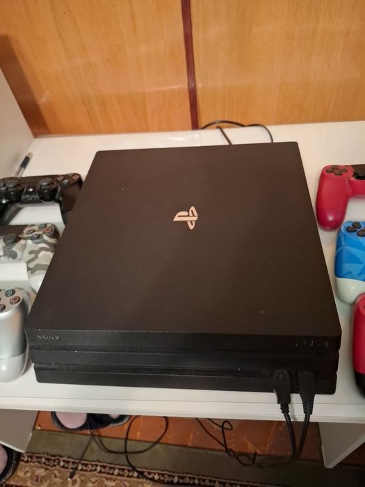Продам PlayStation 4 pro 1Tb