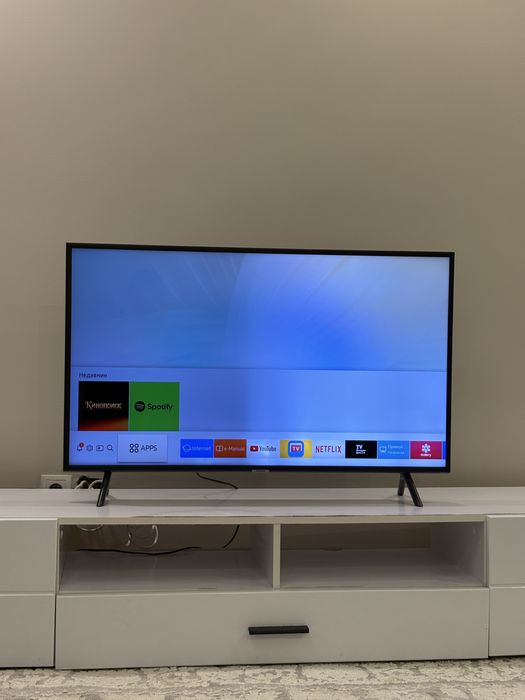 Samsung 4К продам телевизор свежий