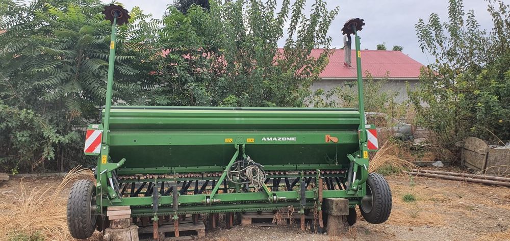 Utilaje pentru agricultura: semănătoare, prășitoare, plug