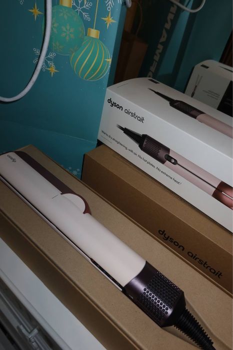 • Dyson airstrait (Ceramic pink/Rose gold)