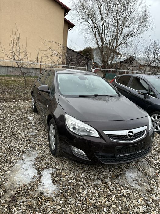 Opel astra j 2012 , 2.0 cdti 165 cp automata