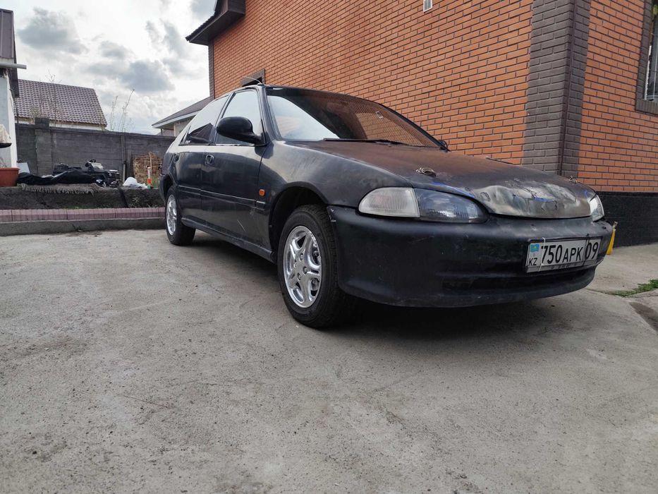Продам авто Хонда Цивик 1994 года д15
