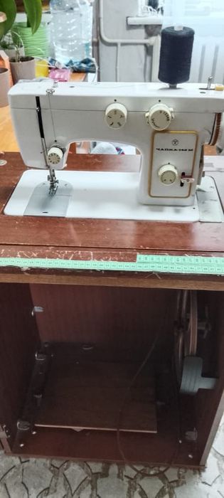 Продам швейную машинку