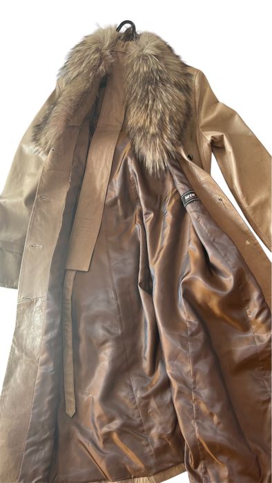 Haina din piele naturala cu guler de blana de vulpe