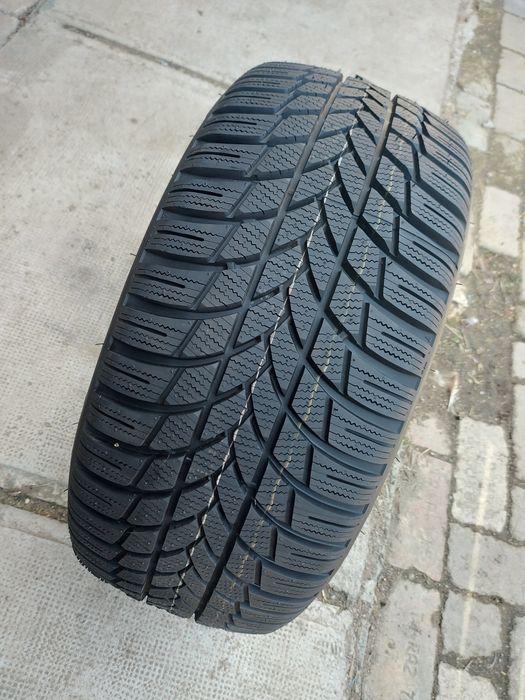 O bucată 255/40 R19 M+S iarnă - una Goodyear Pirelli Lassa