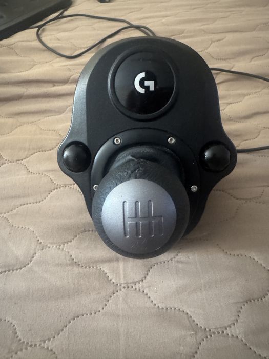 De vanzare volan loghitech G923 + schimbator de viteza Loghitech