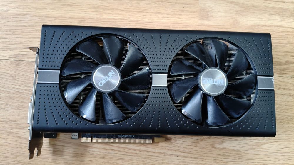 Saphire RX 580 4GB  Defecta !!