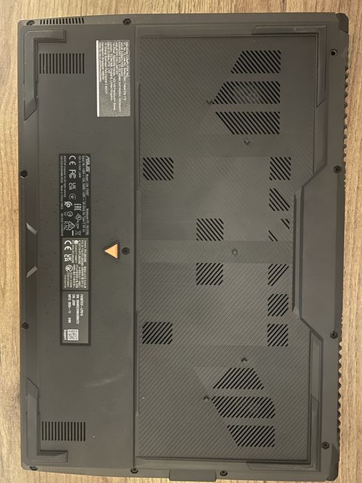 Asus Tuf Gaming A15 - Ryzen 9 8945 | RTX 4060 | 2 TB | 32 RAM | 144hz