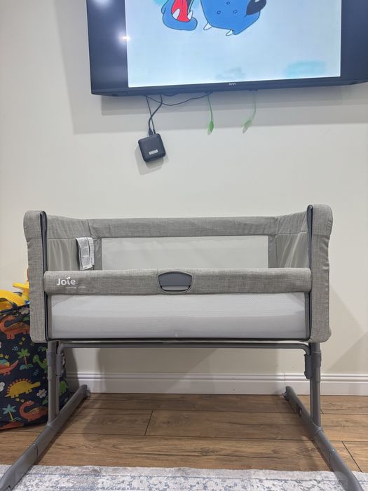 Продам Joie манеж-кровать.